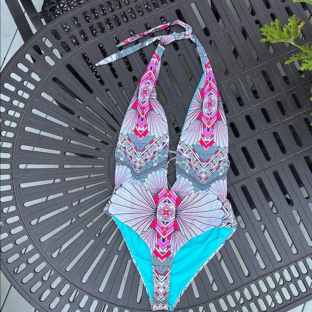 Cupshe Pink and Blue Geometric One Piece Swimsuit super sexy